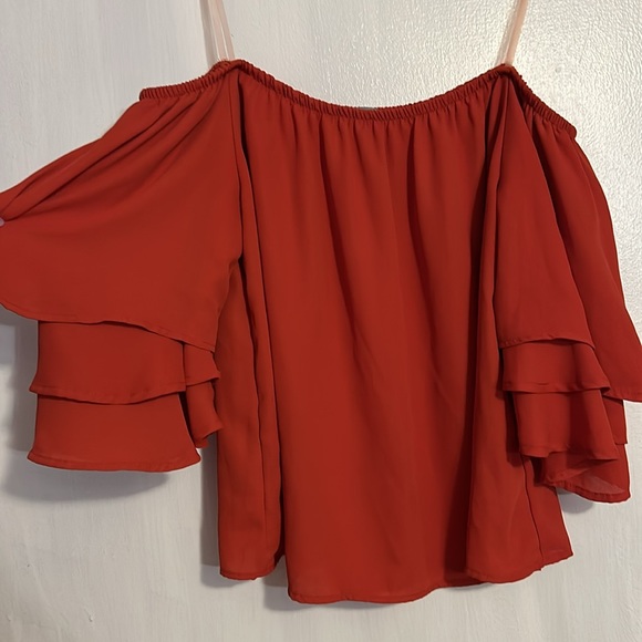 Red off the shoulder light weight blouse - Picture 2 of 3